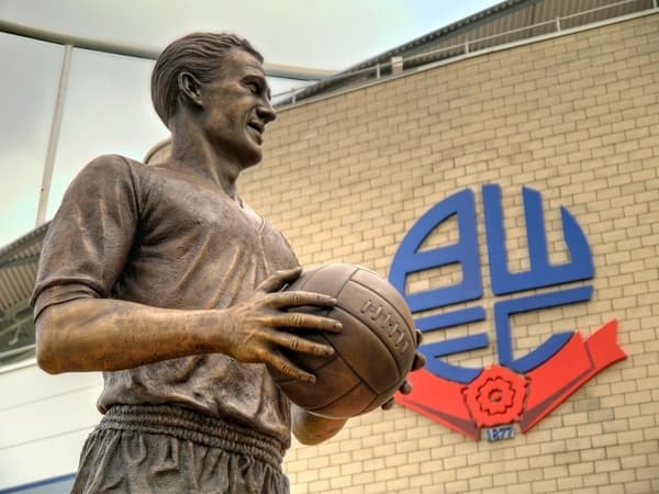 Nat Lofthouse Statue - MU